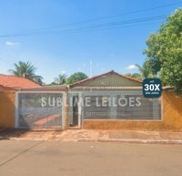 Terreno com construção de 130m², 2 quartos