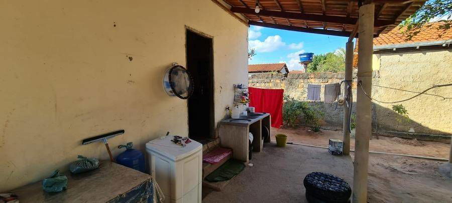 Casa com 3 quartos, 2 banheiros, 1 vaga, 91m² construída, ocupada