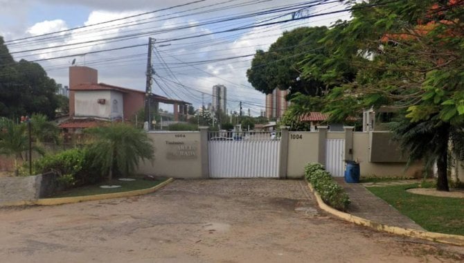 Casa em condomínio com 3 quartos, 2 banheiros e 121m²