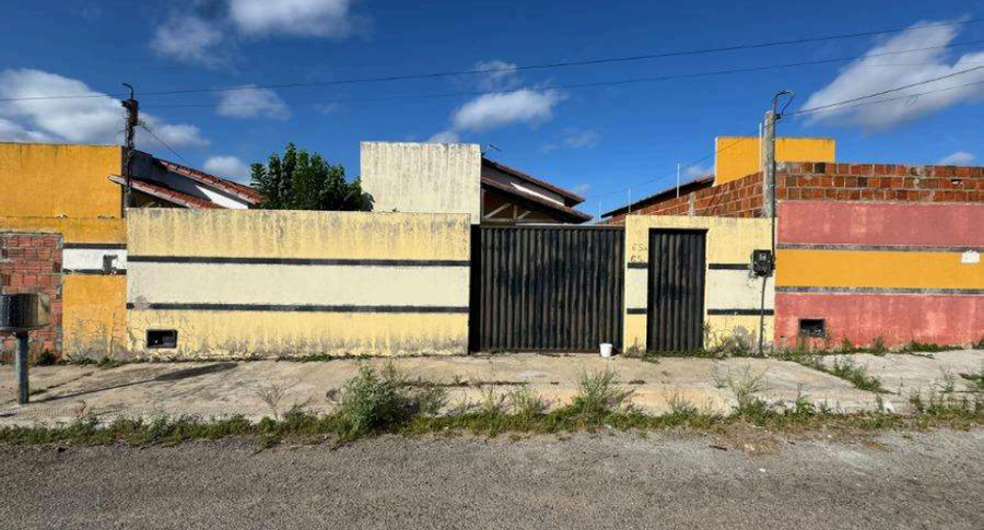 Casa em Mossoró com 3 quartos e 2 banheiros