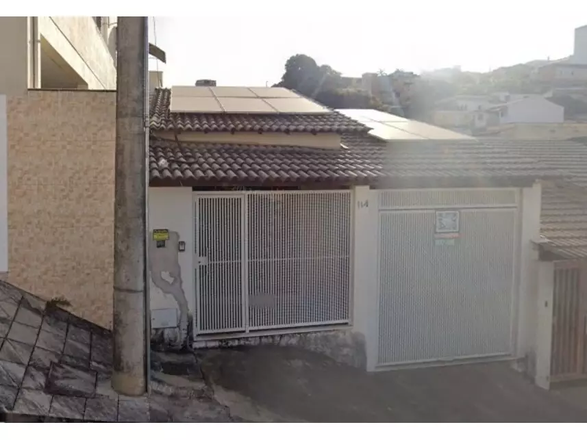 Casa com 2 quartos e 1 banheiro em Vila Etna - Campo Belo/MG