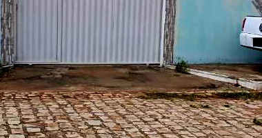 Casa com 2 quartos, 1 banheiro, 69m² construída, ocupada