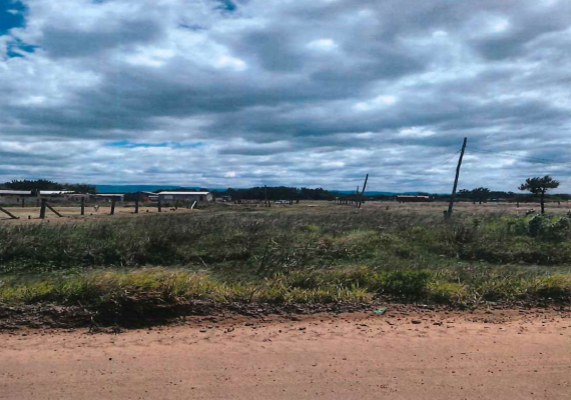 Terreno desocupado com 300m², ideal para investimento