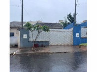 Casa com 2 quartos, 1 banheiro e 1 vaga de garagem