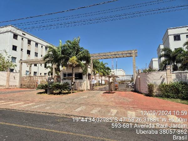 Apartamento com 2 Quartos e 1 Vaga em Uberaba