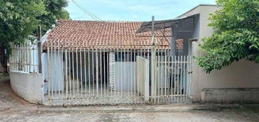 Casa residencial com 231,80 m² e lote de 274,97 m²