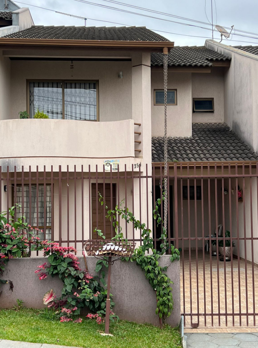 Casa com 3 quartos e 2 banheiros, 114m², ocupada