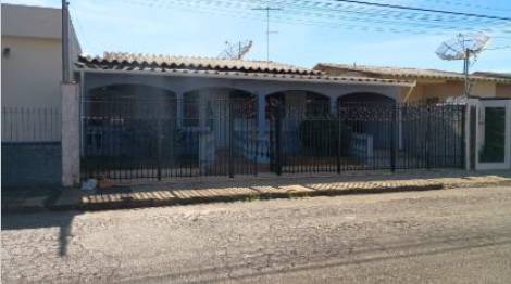 Casa Ocupada na Rua Paraguai em Três Corações
