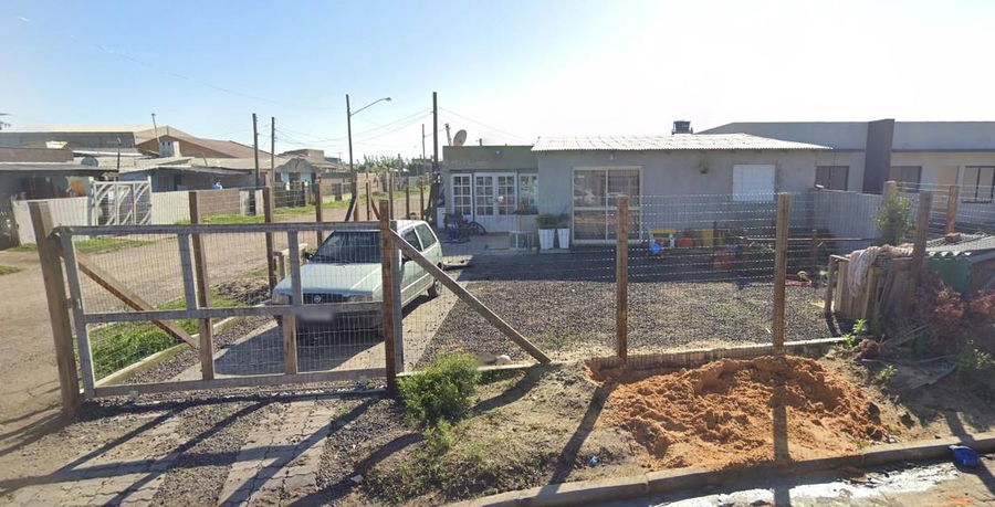 Terreno residencial com 300 m² na Praia Rainha do Mar, desocupado