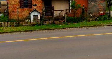 Terreno Urbano de 300m² com Benfeitorias Não Avervadas