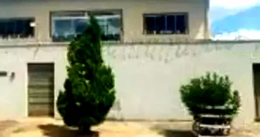 Casa em Leilão com 4 Quartos e 4 Banheiros em Goiânia