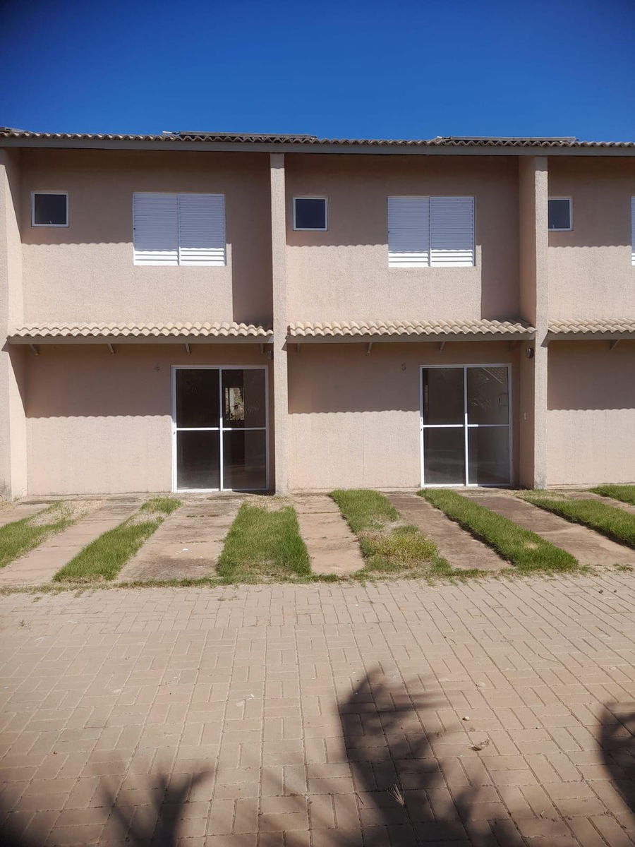 Casa 100m², DESOCUPADA e vaga no Residencial Villagio Canto Chão