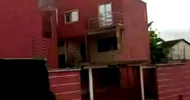 Casa em Condomínio Ocupada com 102m² Construída