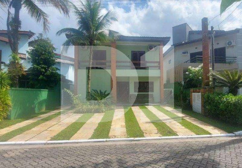 Casa de luxo com 4 suítes e piscina em Guarujá/SP