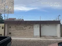 Casa com 1 quarto e 1 vaga, área privativa de 500m²