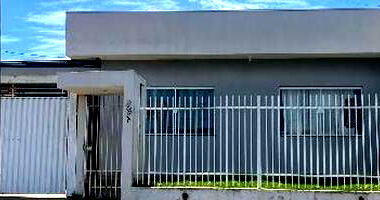 Casa com 2 quartos, 1 banheiro, vaga de garagem e 71m² privativos