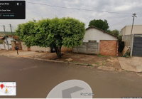 Terreno urbano com casa simples em Jataí/GO