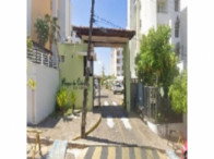 Apartamento com 2 quartos, varanda e 1 vaga de garagem