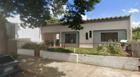 Casa com 3 quartos e 2 banheiros, 185m² construídos, desocupada