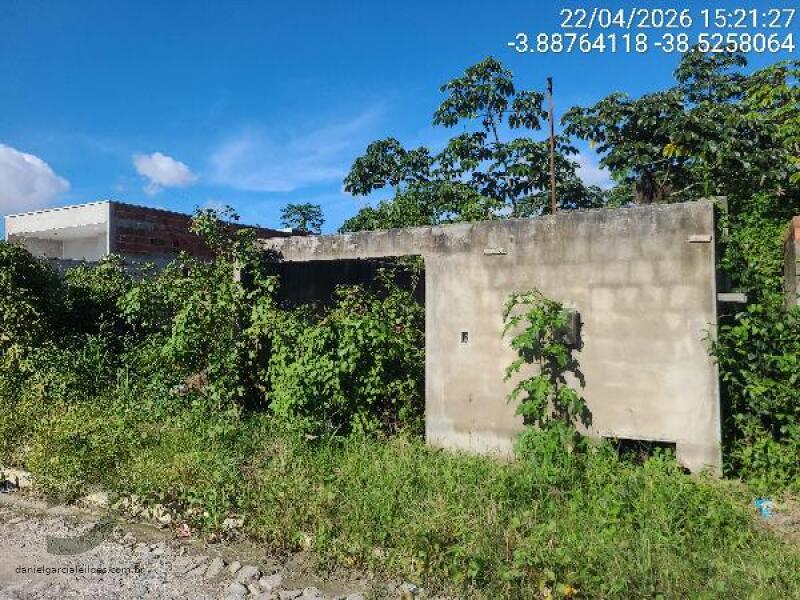 Terreno com Construção Inacabada em Itaitinga - CE