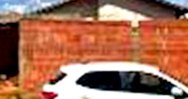 Casa padrão com 2 quartos, 1 banheiro, 1 sala, ocupada