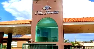 Casa com 327,10m² construídos em Frutal/MG