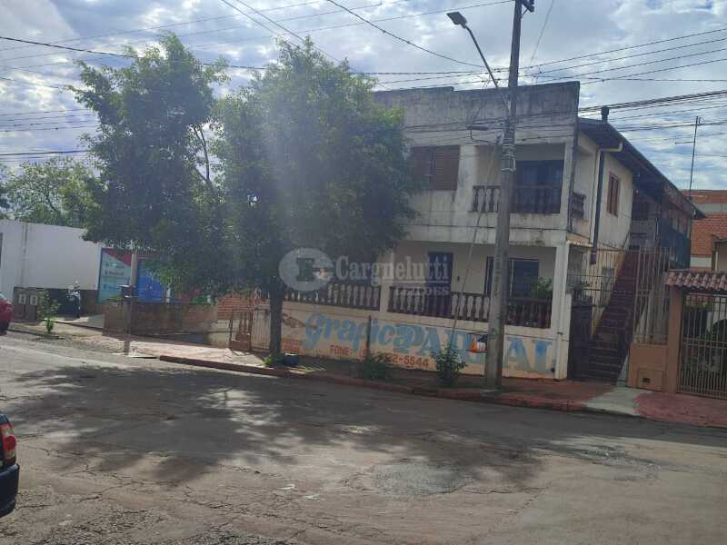 Terreno urbano com prédio de 3 pavimentos e 200m² averbados