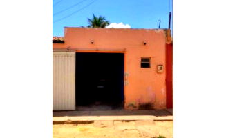 Terreno Foreiro com Edificação 56,8m² - 1 Banheiro - Marcolândia
