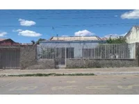 Casa ocupada com 209,77 m² construída