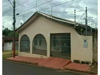 Casa com 224,58m² construídos em lote de 300m² - Centro - Nortelândia/MT