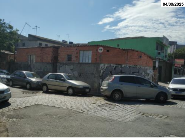 Casa com 2 quartos, 120m² construídos, terreno de 245,59m²