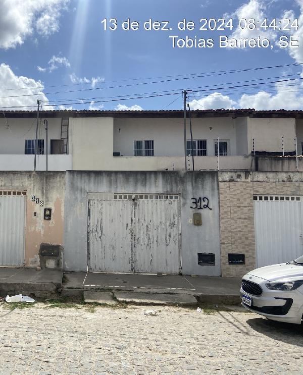 Casa com 3 quartos, 1 banheiro, 1 vaga e 68,7m² construída