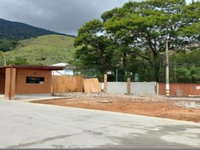 Casa com 296m², 3 quartos, 2 banheiros, ocupada, em condomínio