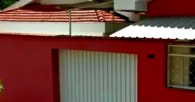 Casa nua com 2 quartos, 2 banheiros e 213m² construída, imóvel ocupado