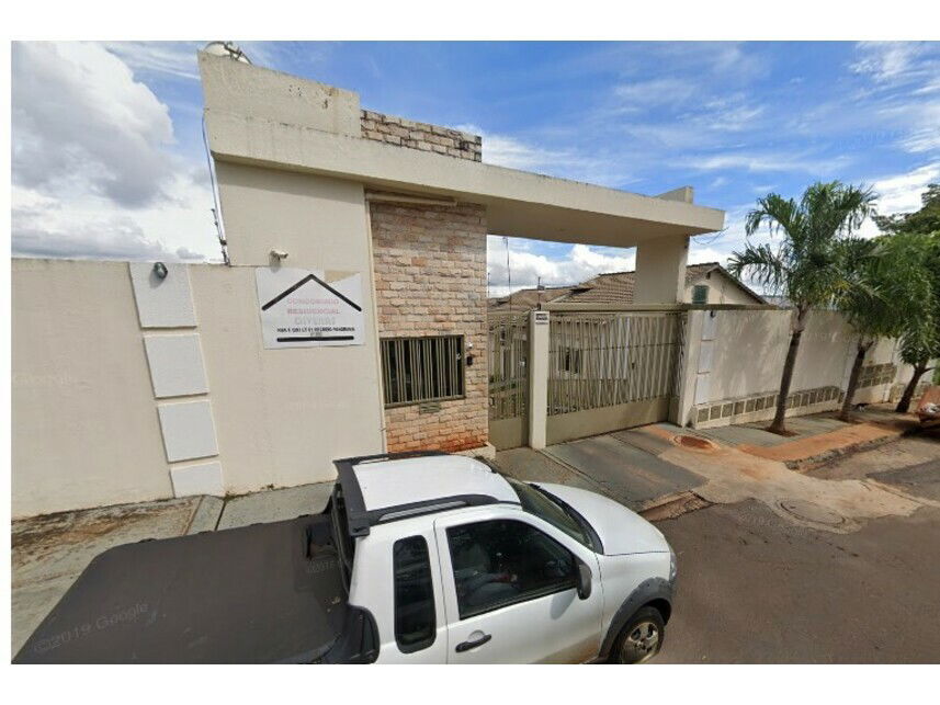 Casa 08 em Condomínio com Terreno de 205,87m² e Área Construída de 90,42m²