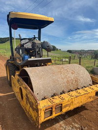 Rolo Compactador Muller VAP 55 em Califórnia - PR