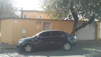 Casa com 2 quartos, 1 banheiro e 1 vaga de garagem, ocupada