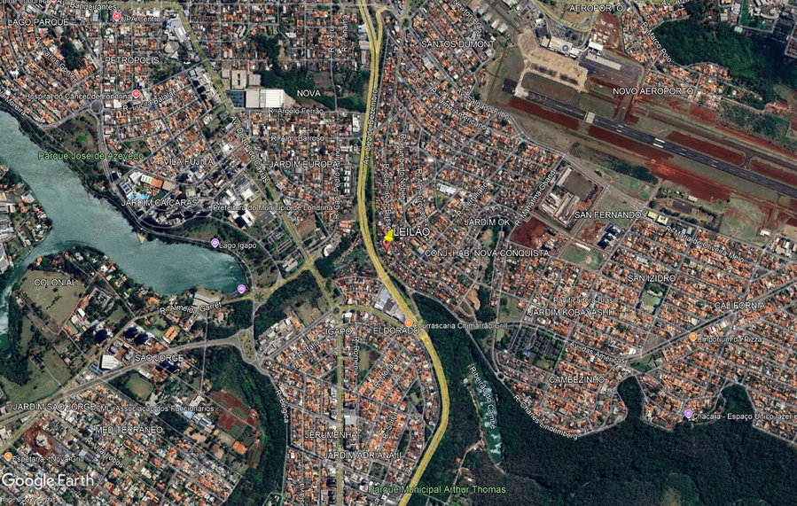 Terreno com 271,12m² e área construída de 244,29m²