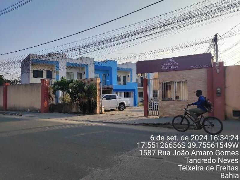 Casa com 2 Quartos e Varanda em Teixeira de Freitas