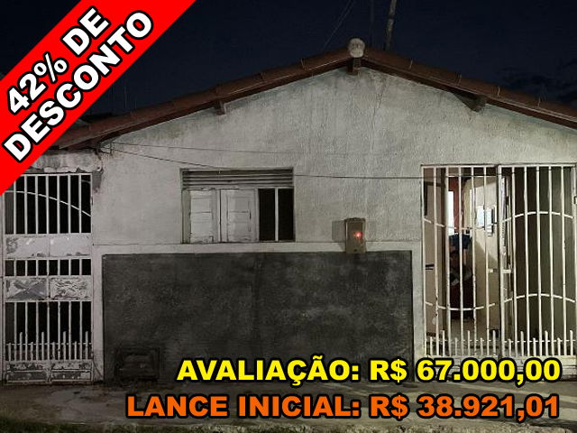 Casa com 4 quartos, 2 banheiros, 66m² construída, desocupada
