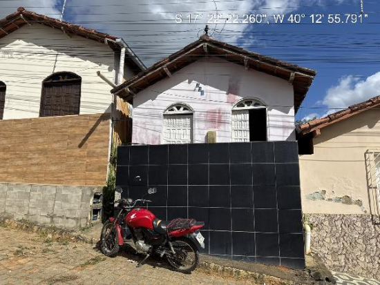 Casa com 2 quartos, 42m², terreno de 82m² em Medeiros Neto
