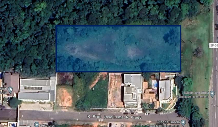Terreno amplo de 4.239,33 m², desocupado, ideal para investimento
