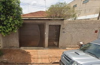 Casa com 267m² de terreno e 152m² de área construída no Centro