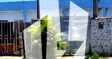 Casa com 1 quarto, banheiro, sala, cozinha e 1 vaga de garagem