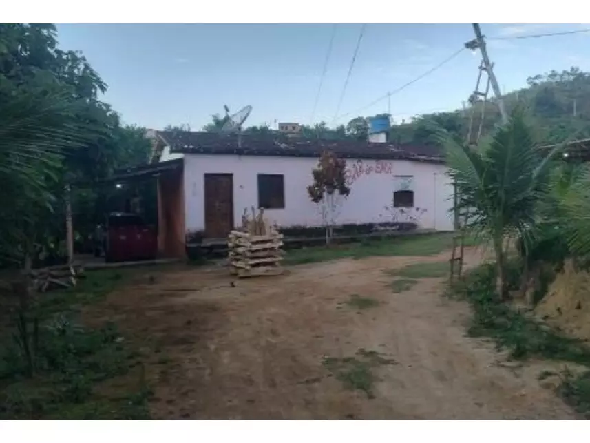 Casa em leilão com 95m² construída em Corte de Pedra