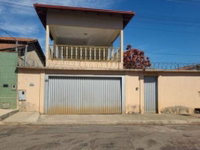 Casa com 3 quartos, 2 banheiros e 1 vaga de garagem