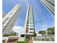 Apartamento em Leilão com 3 Quartos e 3 Vagas