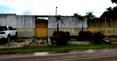 Casa com 302,66m² construída em terreno de 5.000m², ocupada