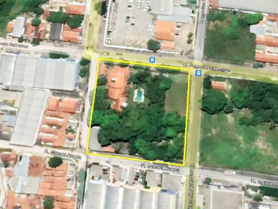 Casa de Alto Padrão com 2 Pavimentos e Terreno de 7.832 m²