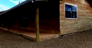 Casa em esquina com 990m² e 170m² construídos